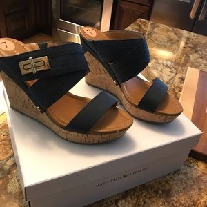 NWT Tommy Hilfiger clogs 7 Md
